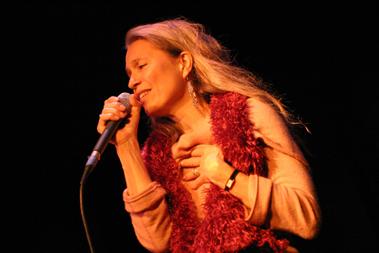 Nidhi singing at Pitakas