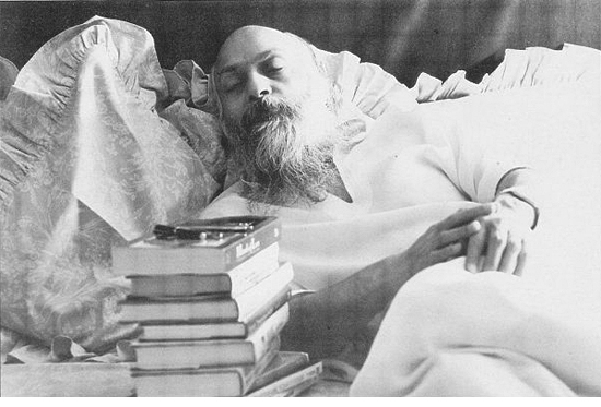 040 Osho taking a nap