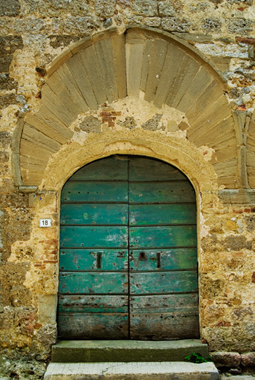 Old door in Mensano