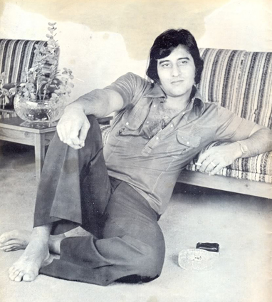 Vinod Khanna as young actor