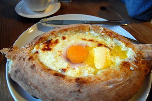 Adjara-khachapuri