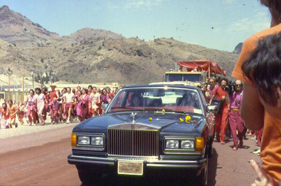 090-drive-by-festival-time