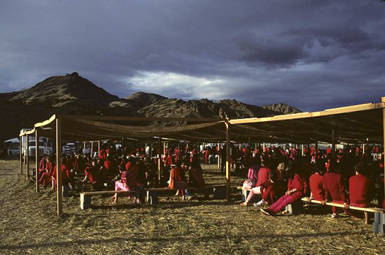 100_lining_up_for_darshan