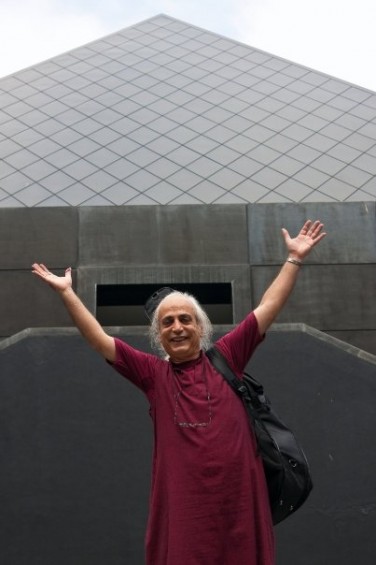 Prakash in front of pyramid 2