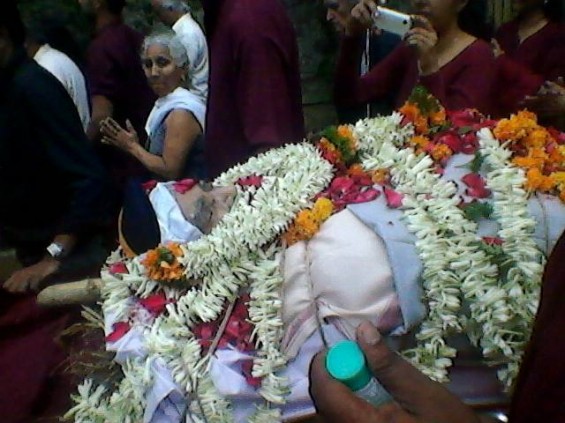 Swabhav taken to the burning ghats
