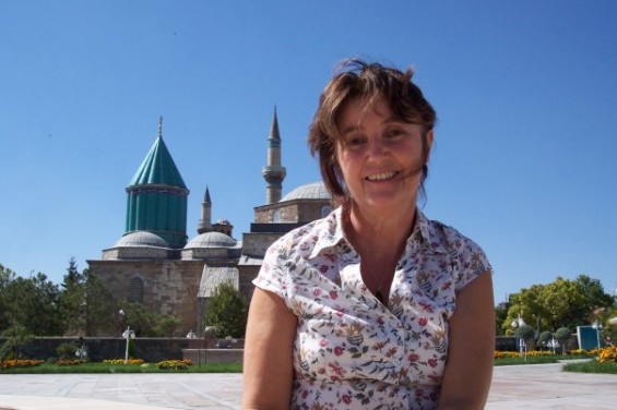 con la moschea di Rumi a Khonya