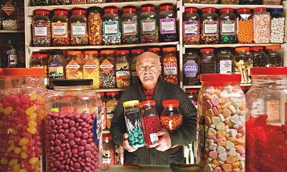 Oldie-workers-Tom-Swan-007