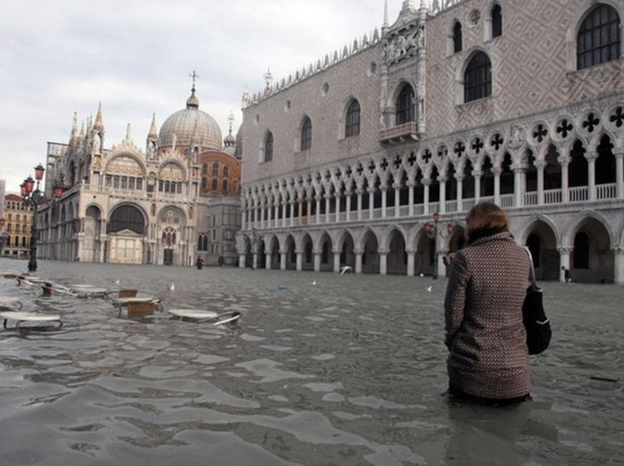 Flooding Venice