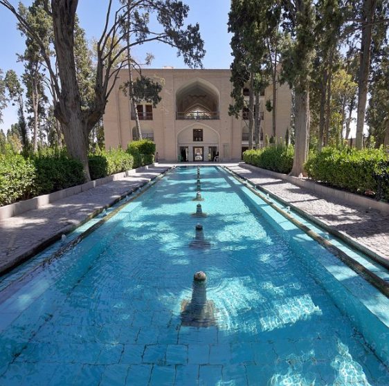 Fin Garden - central pond and entrance building