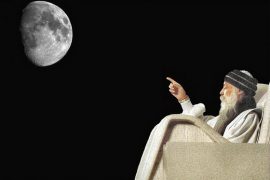 osho-pointing-finger-to-moon