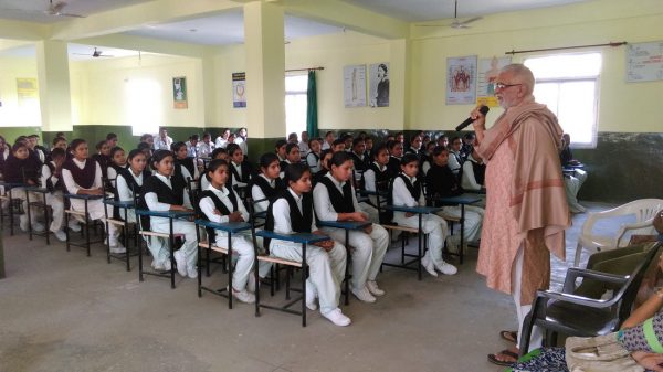 Ageh Bharti speaking