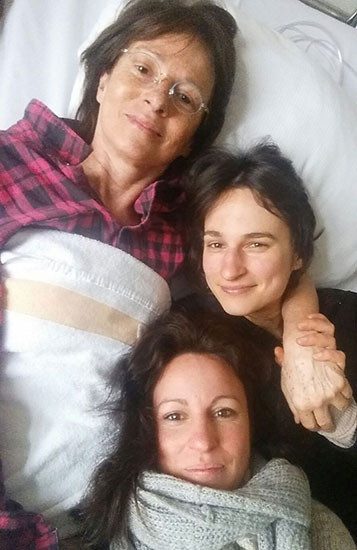 anurag-with-daughters