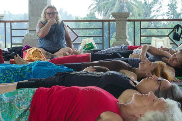 040 Sam-yoga-class
