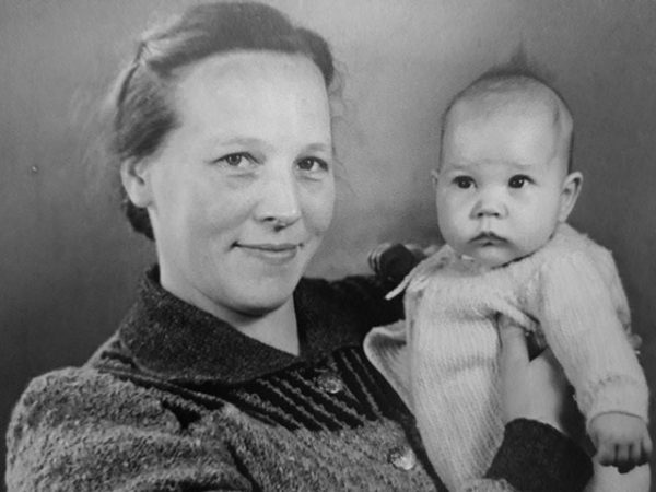 Nisha-Annemarie and Mom, 1949