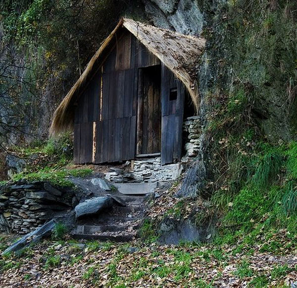 Ryokan's mountain hut
