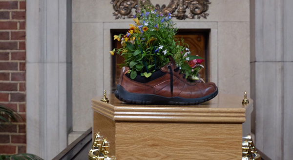 Parmartha's coffin with shoes