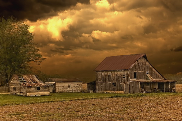 Barn and storm 