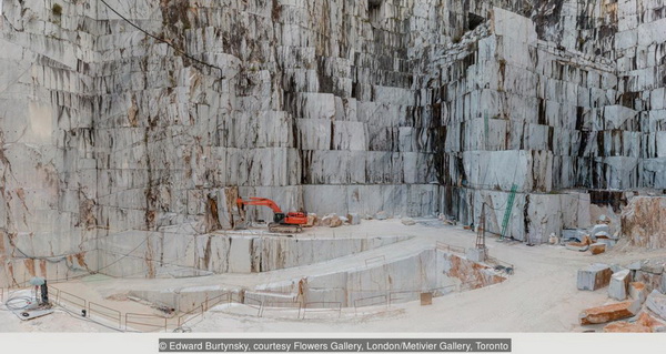 Carrara Quarries 600
