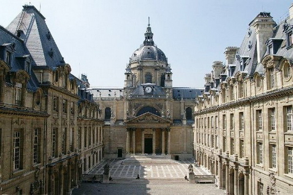 Cour d'honneur de l'Universite de Paris