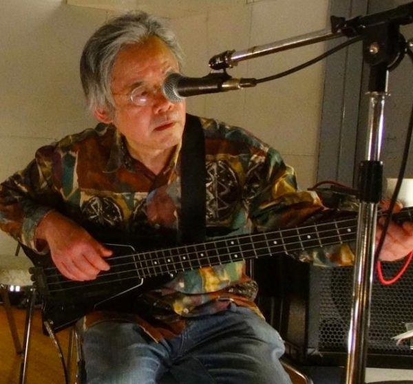 060 Pragyana-bass-guitar