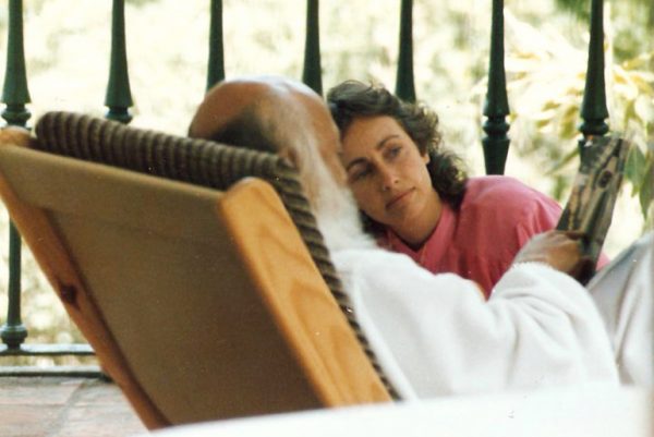 Osho with Anando in Portugal, 1986
