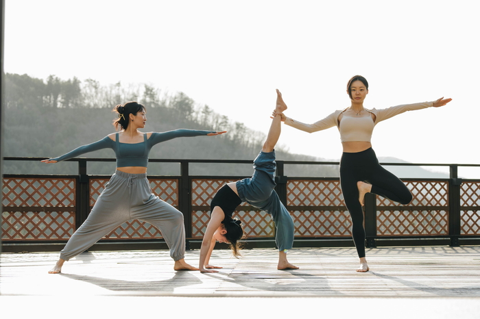 Detox Flow Yoga / Photo = Sun Village