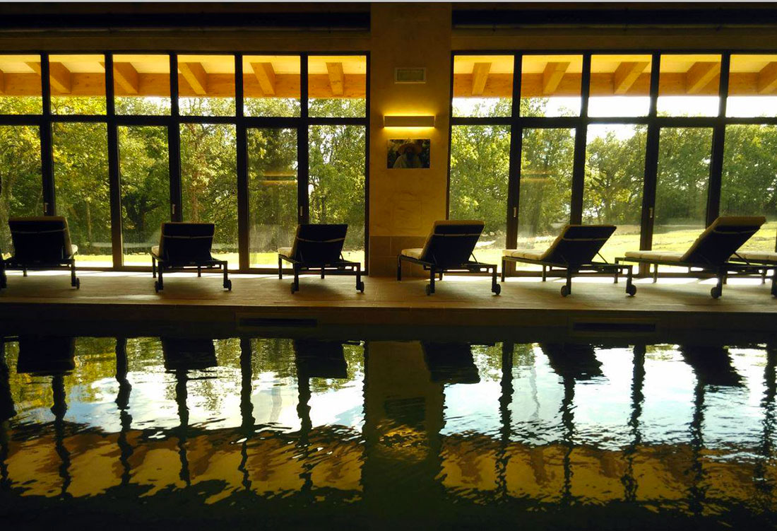 Sagar pool at Osho Miasto