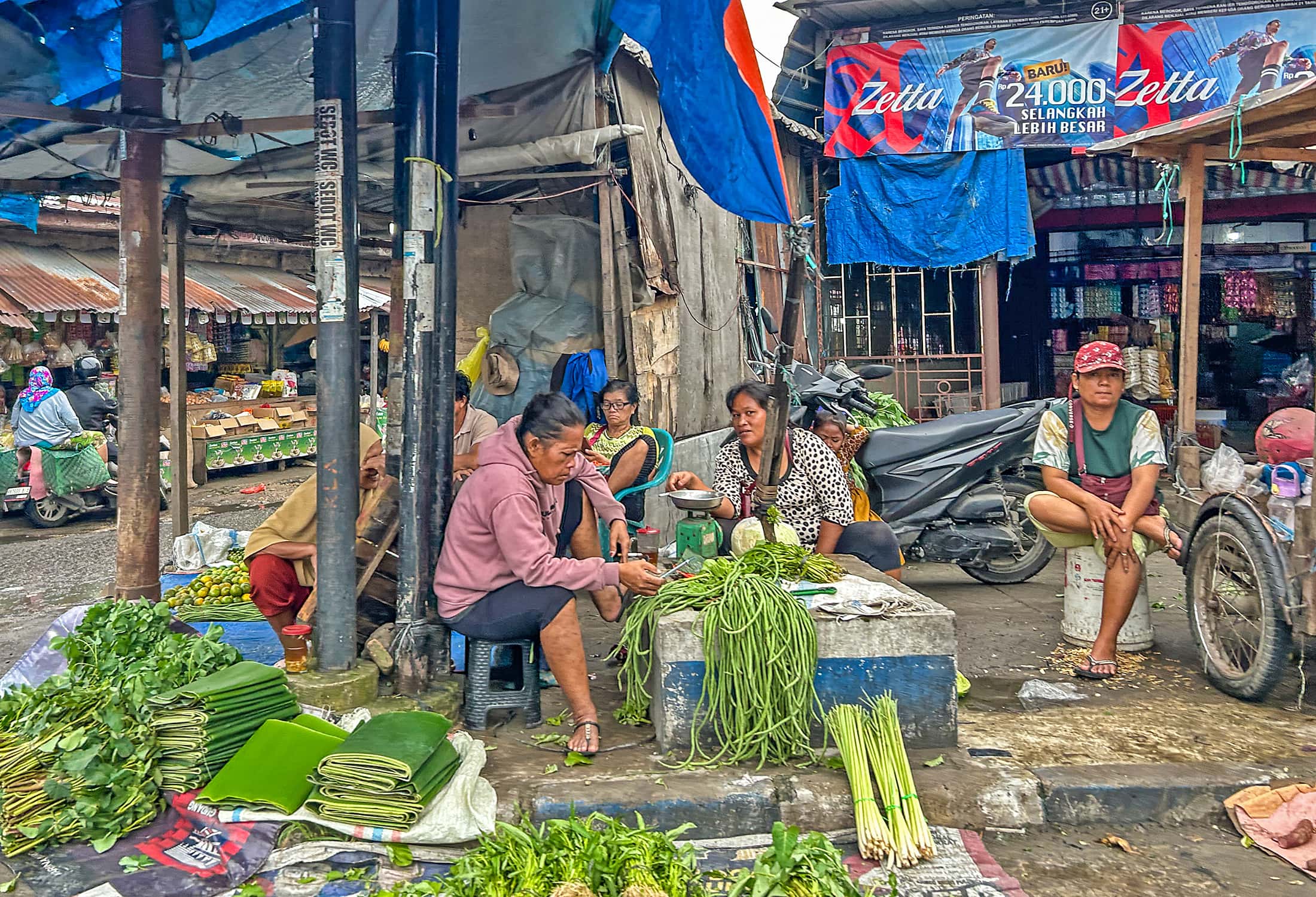 Street shop specialising in banana leaves