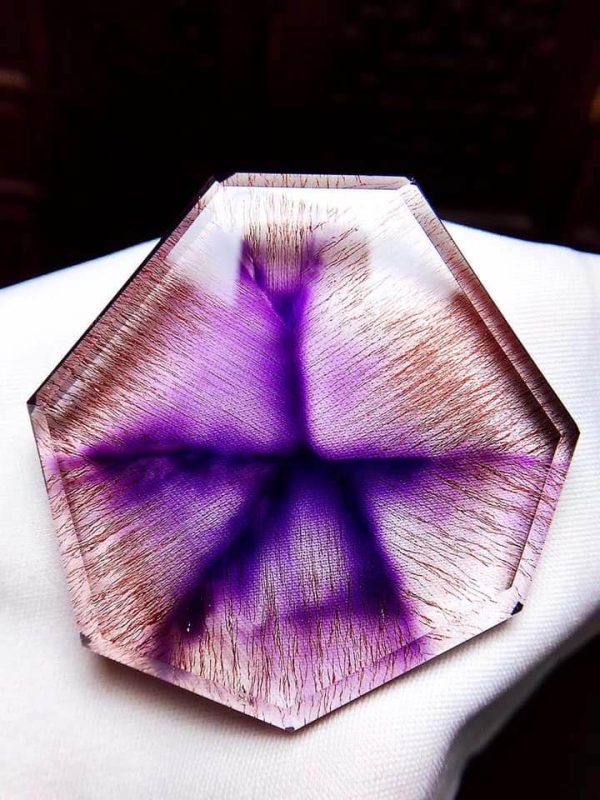 Quartz w. Haematite and trapitze