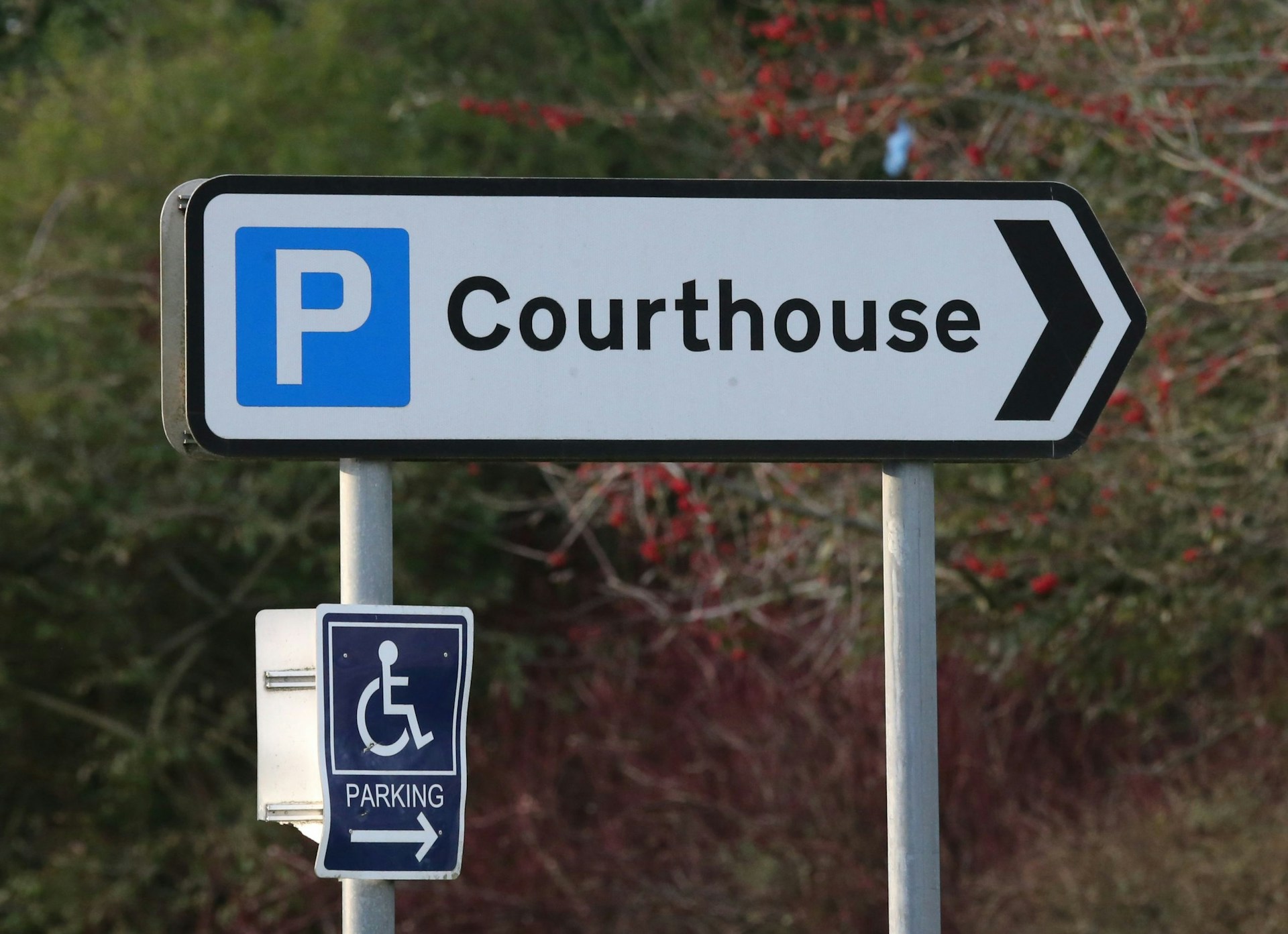 Courthouse P sign
