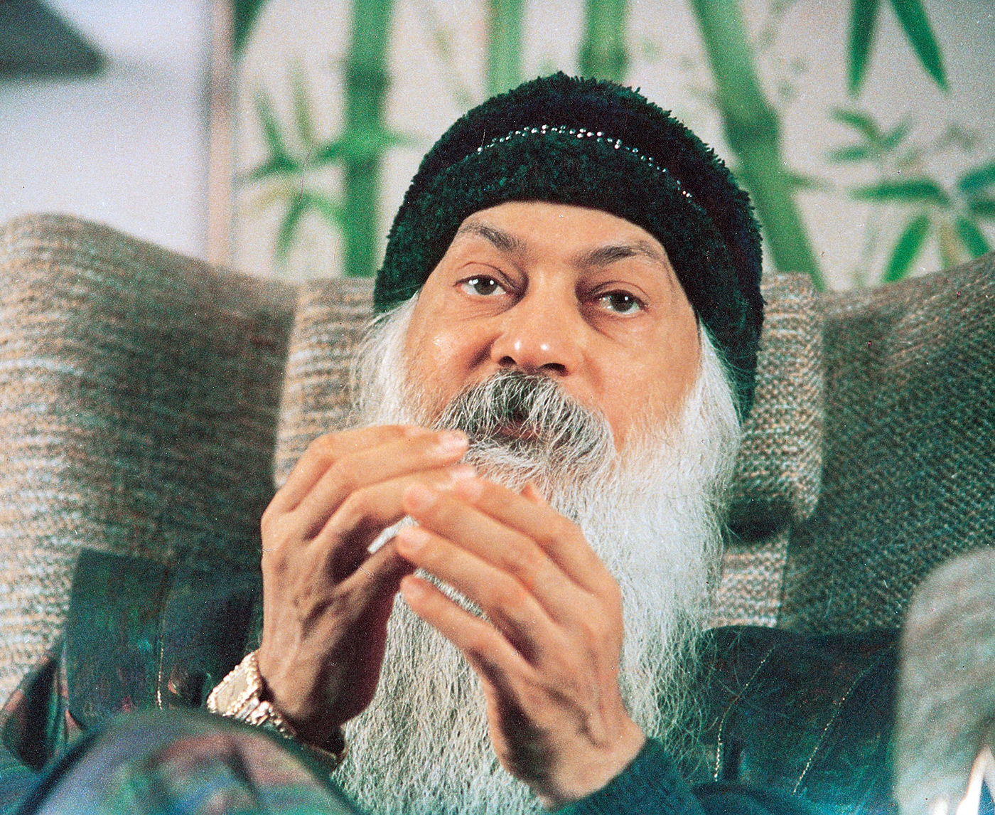 Osho speaking in Mumbai