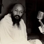 Osho speaking in Mt. Abu